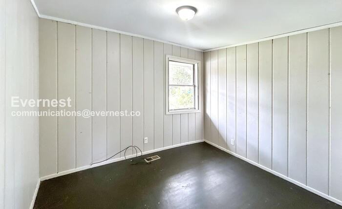 2724 Lee Ave Sw - Photo 5 of 11