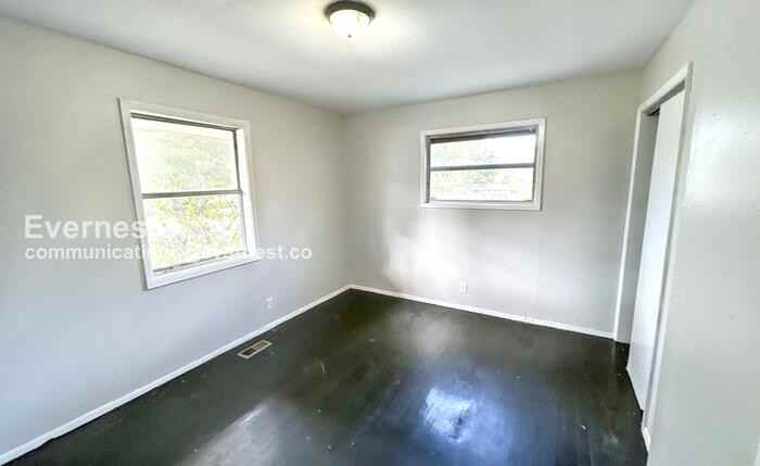 2724 Lee Ave Sw - Photo 6 of 11