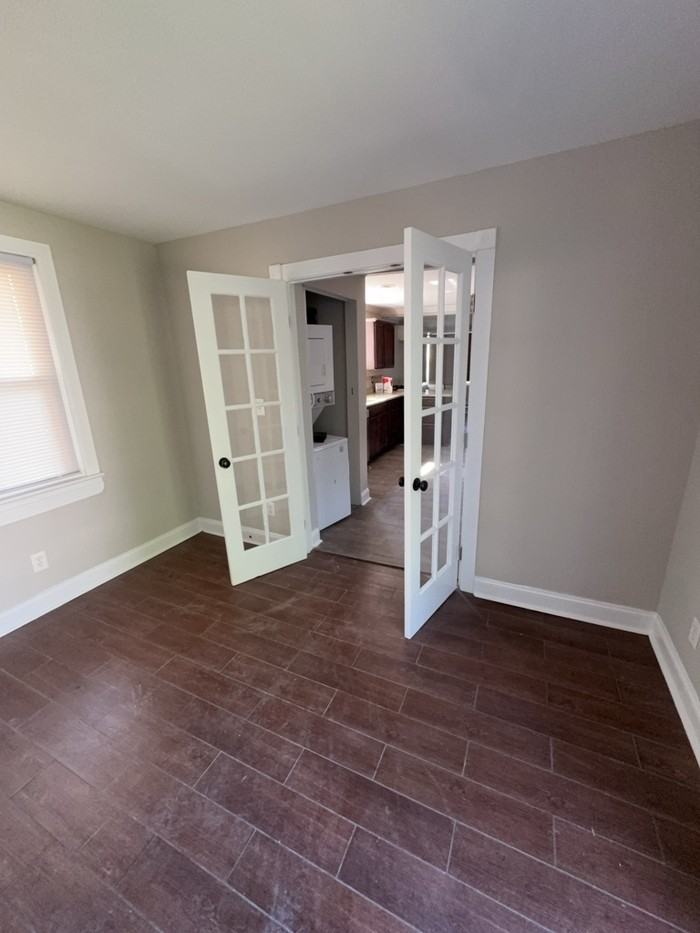 547 Munroe Cir - Photo 3 of 18