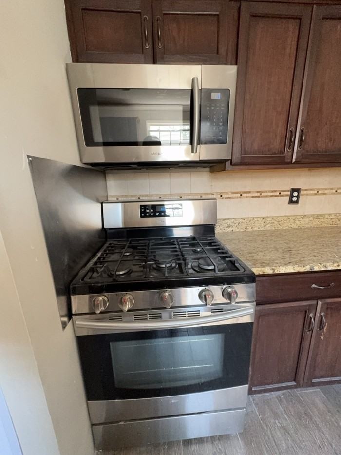 547 Munroe Cir - Photo 7 of 18