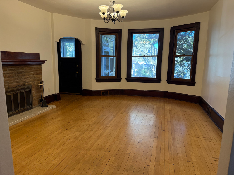 713/715 E Russell Ave #715 - Photo 2 of 10