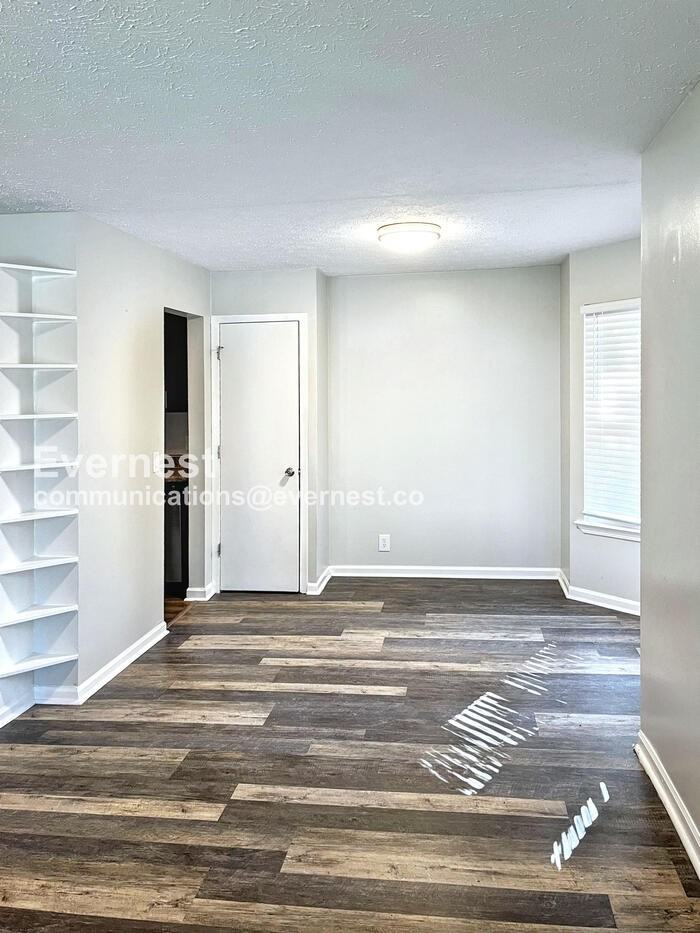 593 Pleasant Hill Dr - Photo 7 of 19