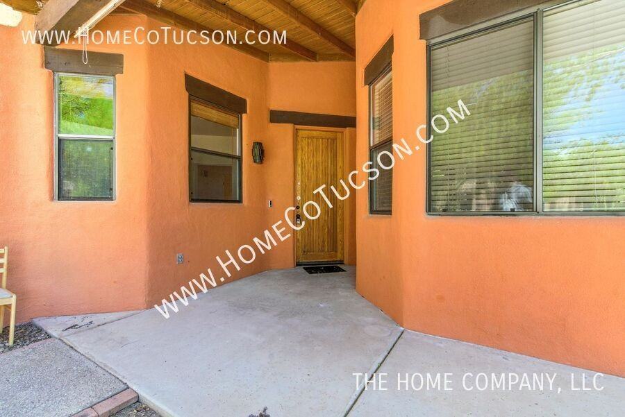 1921 South Doubletree Lane - Photo 3 of 50