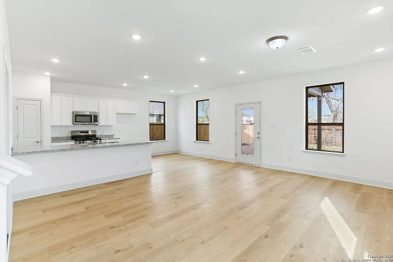 3622 Palmwood Ter - Photo 3 of 14