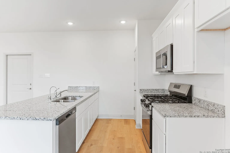 3622 Palmwood Ter - Photo 7 of 14