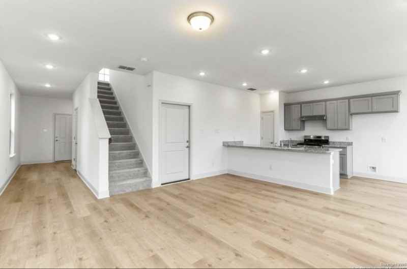 3618 Palmwood Ter - Photo 2 of 10