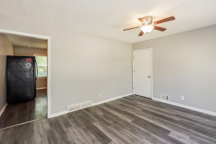 6303 N Bellefontaine Ave - Photo 7 of 13