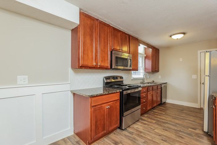 1005 Chockecherry Ln - Photo 7 of 14