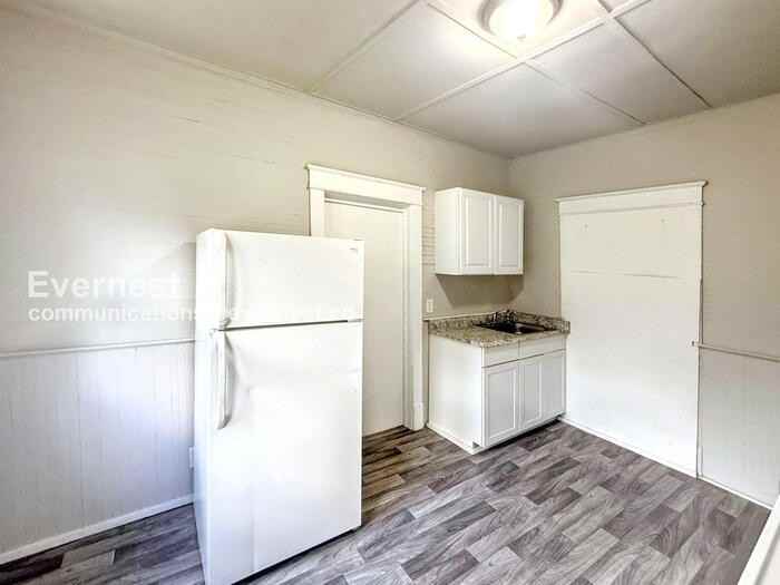 224 72nd St N #A - Photo 3 of 18