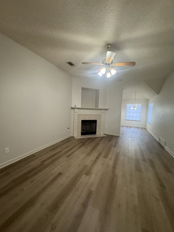 2817 Misty Bay Drive - Photo 2 of 14