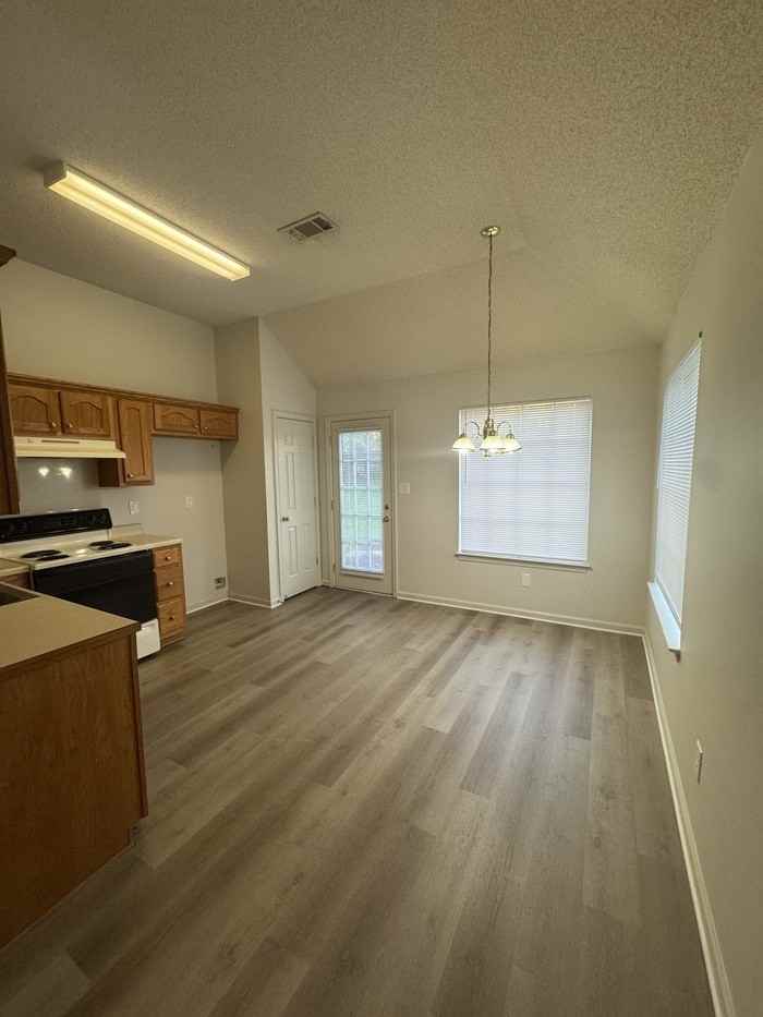 2817 Misty Bay Drive - Photo 3 of 14