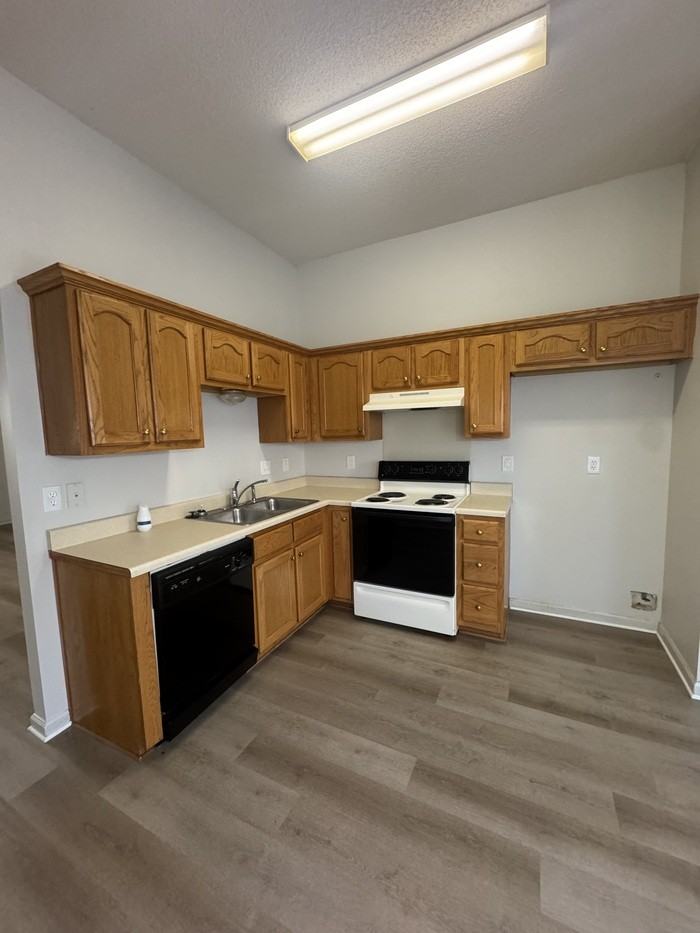 2817 Misty Bay Drive - Photo 4 of 14