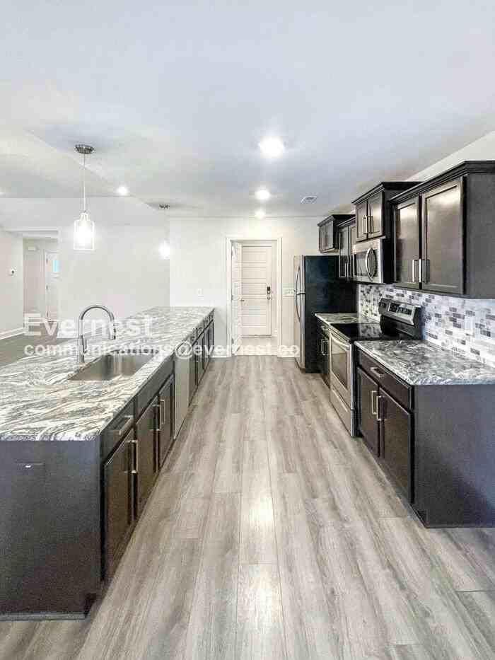 214 King Rd - Photo 2 of 22