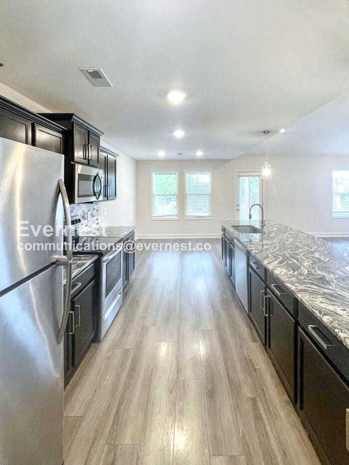 214 King Rd - Photo 3 of 22