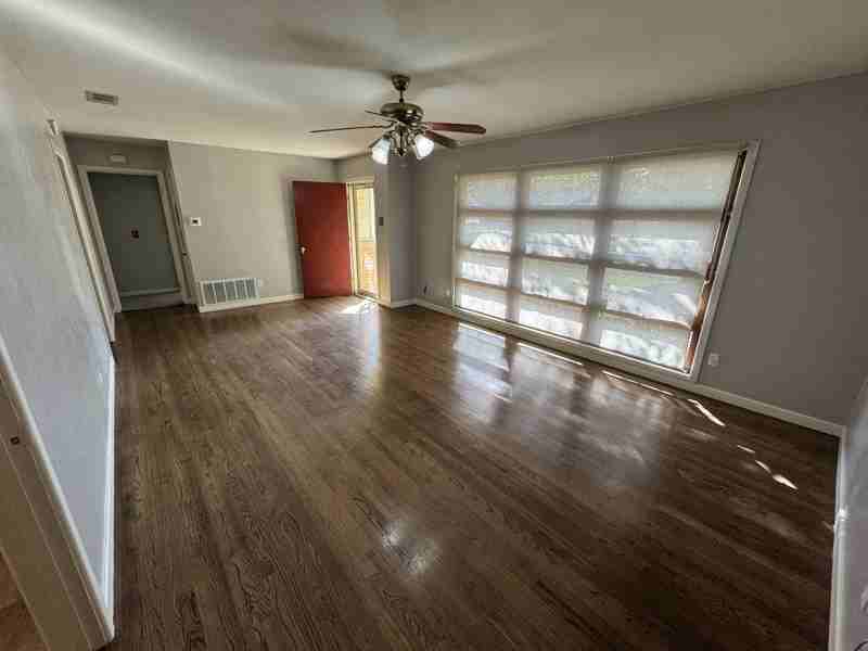 2217 N 42nd St - Photo 3 of 18