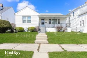 featured image of 251 E 25th St