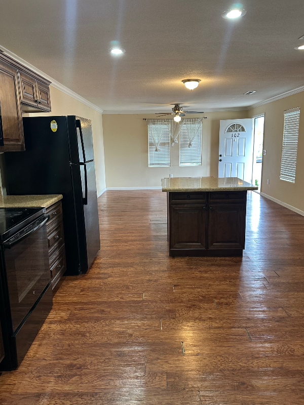 102 Short Ave - Photo 2 of 7