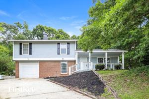 featured image of 3818 Rolling Pl