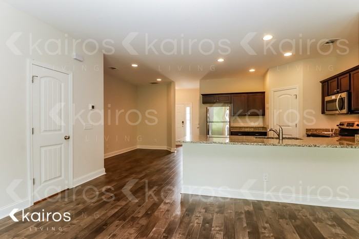 613 Ferguson Ln - Photo 4 of 17