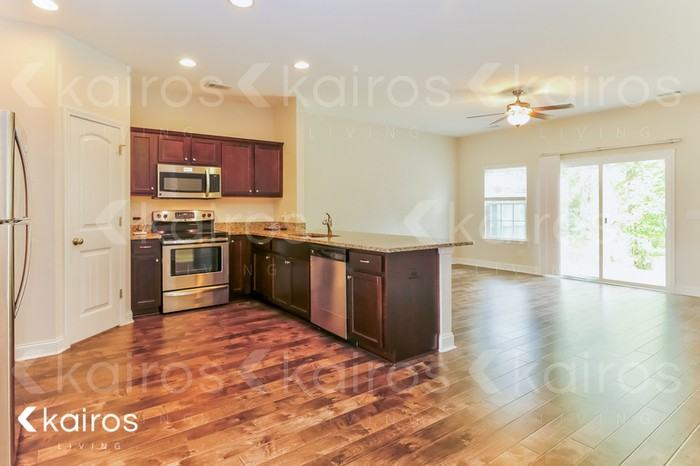 613 Ferguson Ln - Photo 5 of 17