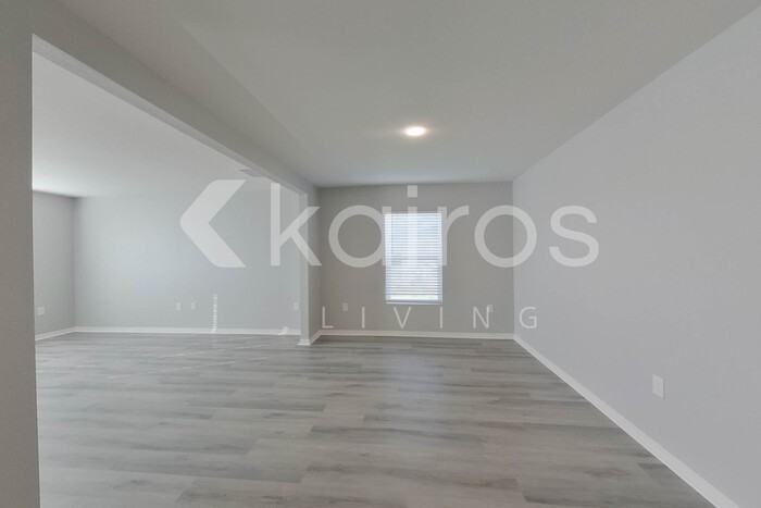 2838 Northwest 19th Place - Photo 4 of 29