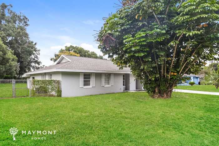1305 E Bay St - Photo 4 of 12