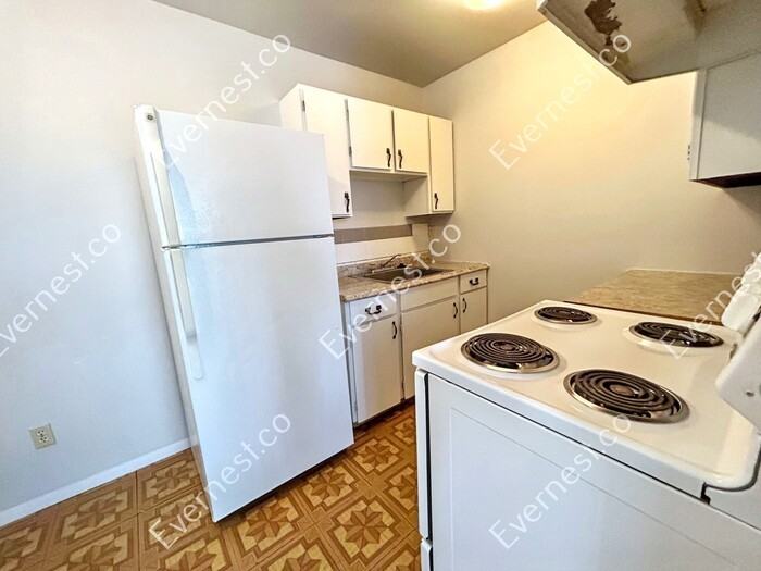 954 W Moreno Ave - Photo 4 of 15