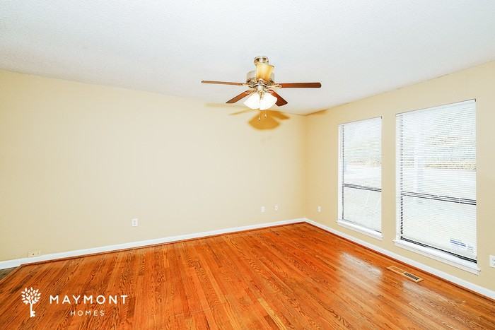 1157 Thompson Rd - Photo 7 of 14