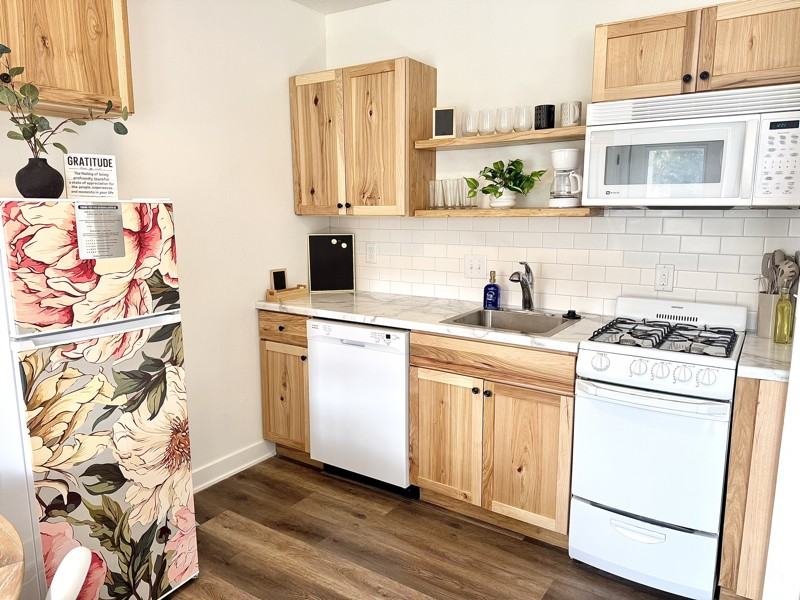 1217 Mckinley Ave - Photo 2 of 9