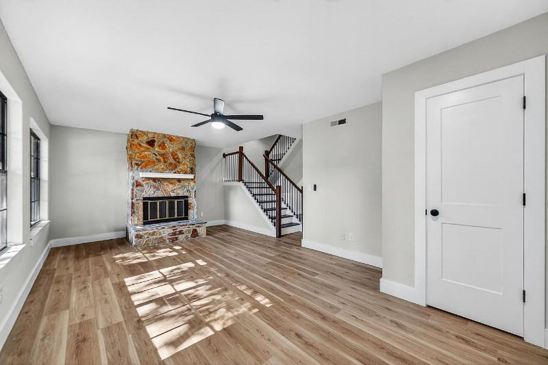 2943 Cathedral Ln - Photo 4 of 19