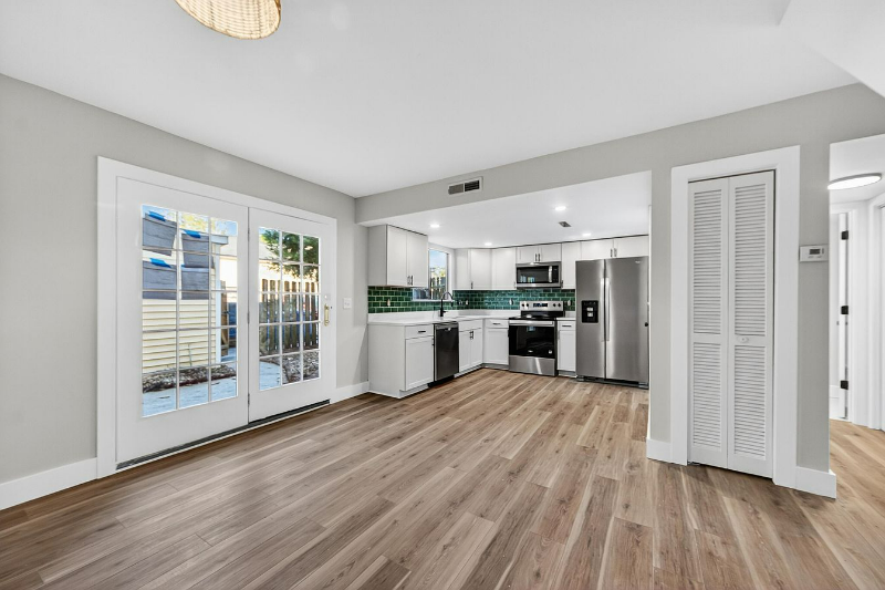 2943 Cathedral Ln - Photo 6 of 19