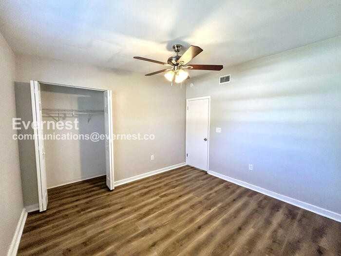 1308 Melrose Ave S - Photo 6 of 16