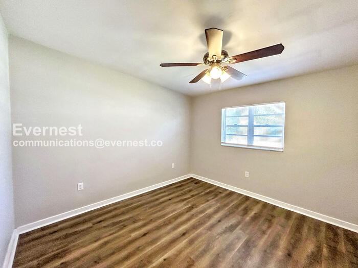 1308 Melrose Ave S - Photo 7 of 16