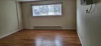 805 1/2 4th Ave Ne - Photo 1 of 1