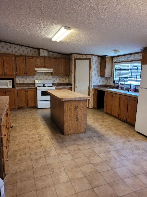 135 Tesa Dr - Photo 3 of 15