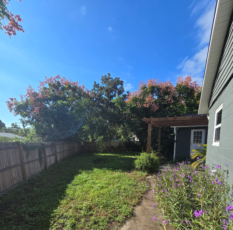 933 Arlingwood Ave - Photo 3 of 10