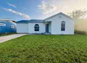 906 N Bishop St - Photo 1 of 1