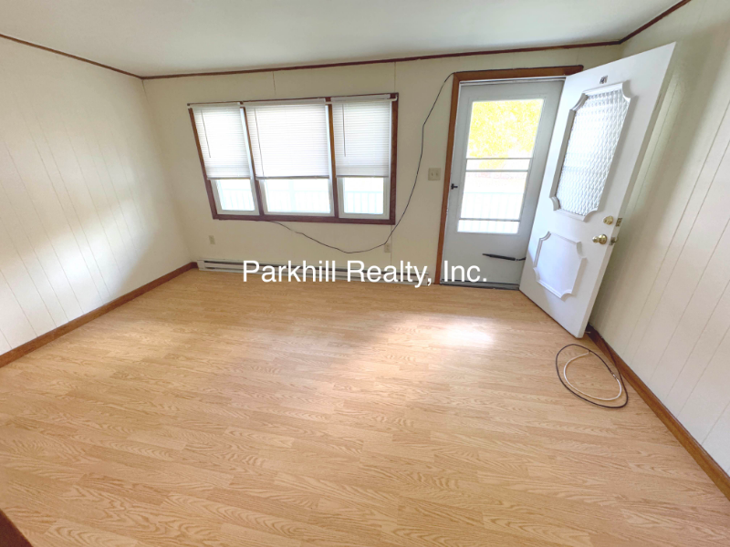 20 Oakwood Dr #20 - Photo 2 of 7