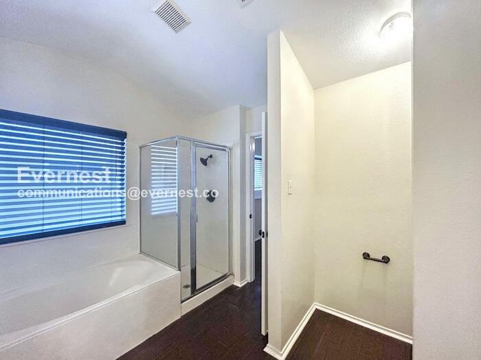 317 Strawn - Photo 6 of 20