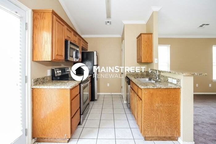 10633 Northwest 34th Street - Photo 6 of 15