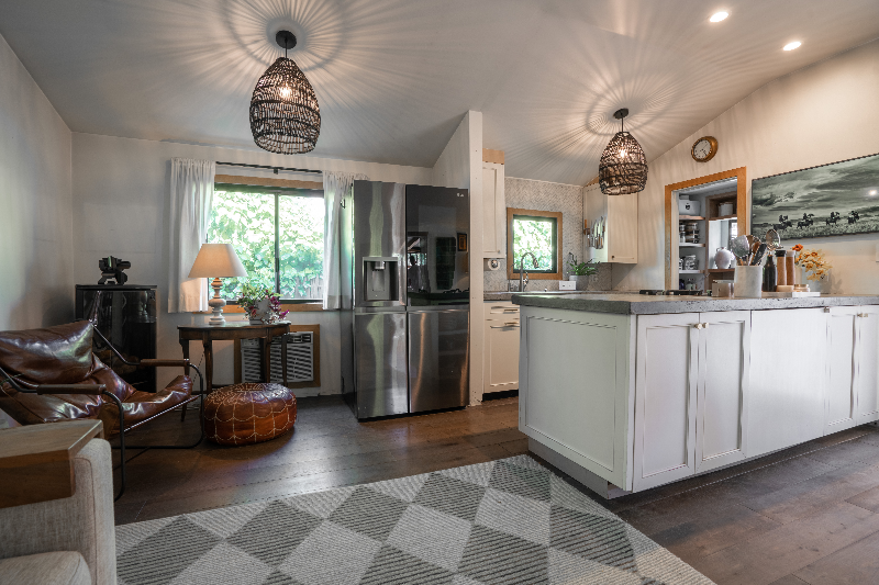 617 Acacia Ln - Photo 3 of 20