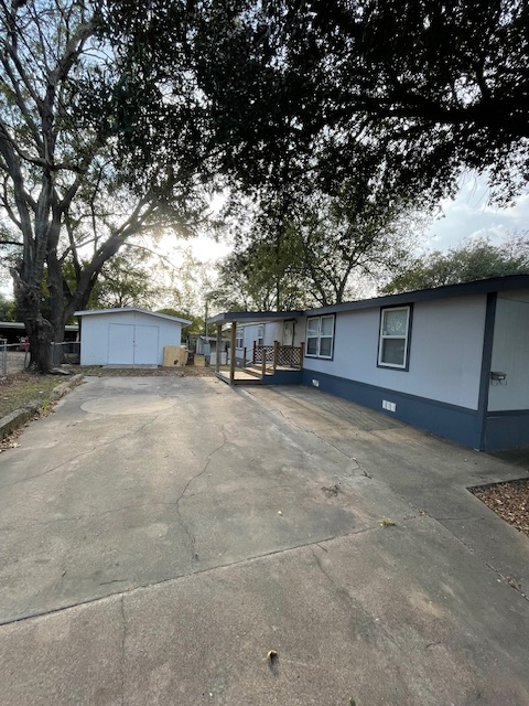 1214 La Vega St - Photo 2 of 13