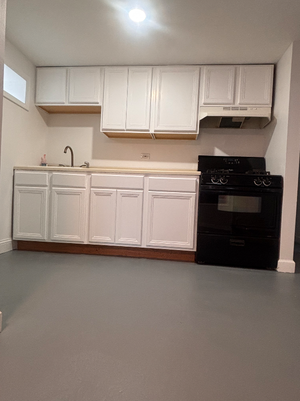 1101 W 16th St #1 - Photo 2 of 14