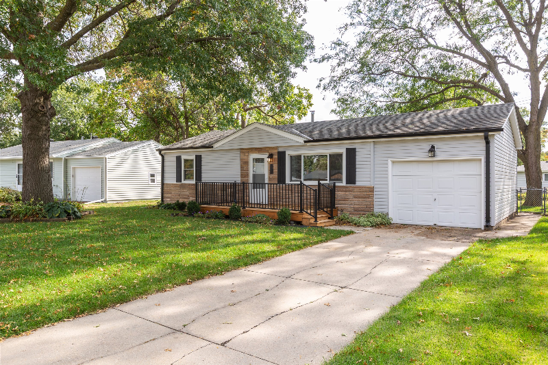 213 Highland Drive - Photo 2 of 16