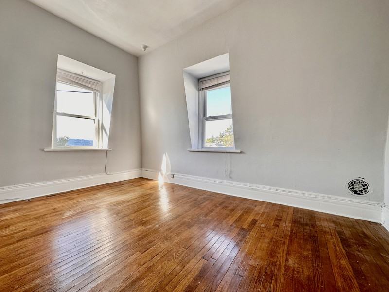 19 Main St - Photo 6 of 9