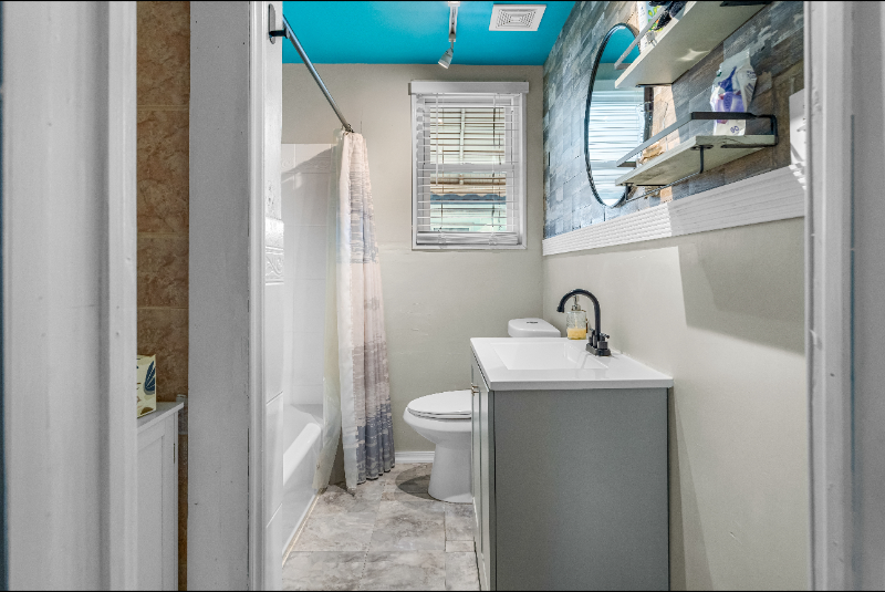 505 Bayside Drive - Photo 5 of 20