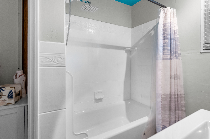 505 Bayside Drive - Photo 6 of 20