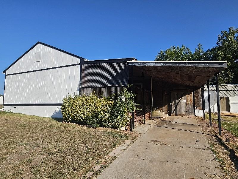 319 South Ash Street - Photo 3 of 18