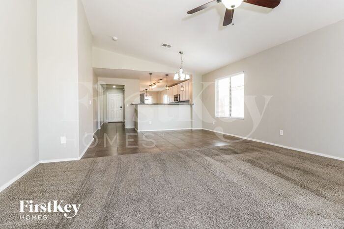 18652 W Fulton St - Photo 2 of 15