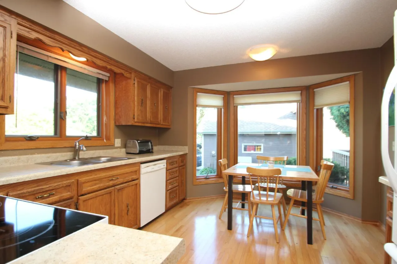 2721 Westcliffe Dr - Photo 4 of 8